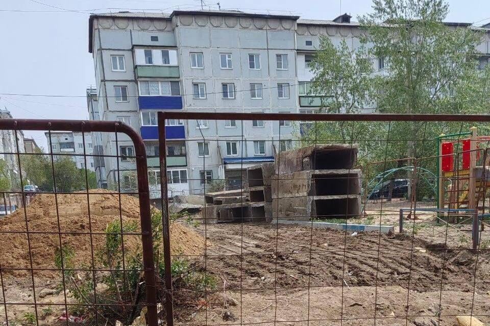 Ремонт на Автогенной в Чите снова затягивается Сроки капитального ремонта теплотрассы на ул. Автогенной в Чите вновь перенесли. Хотя изначально работы планировали завершить до 30 апреля, они продолжаются до сих пор. В ТГК-14 пояснили: по программе спецказначейского кредита СКК новый срок окончания — 1 сентября 2025 года. Жителям остаётся только запастись терпением — лето обещает быть долгим... ZAB.RU
