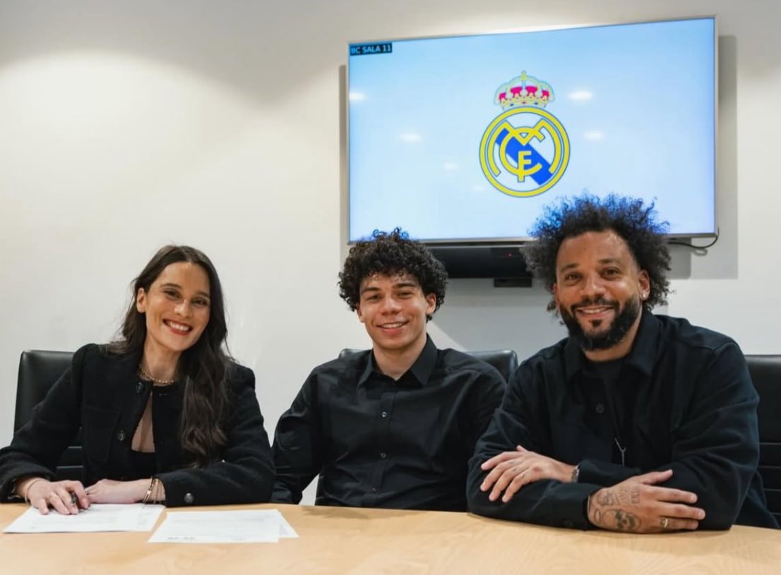 Большая гордость отца сын Марсело подписал первый контракт с Реалом 16 летний Энцо Алвес выступает на позиции центрального нападающего и регулярно отмечается голами как за клуб так и за сборную