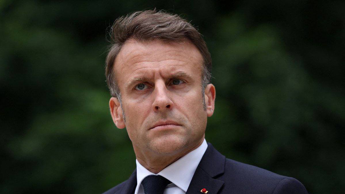 Президент Франции Макрон заявил, что признание палестинского государства является не только «моральным долгом», но и «политическим императивом». Выступая на пресс-конференции в Сингапуре, Макрон обозначил несколько условий, которые необходимо выполнить, прежде чем такое признание может состояться. Не за это ли бабка лупила?