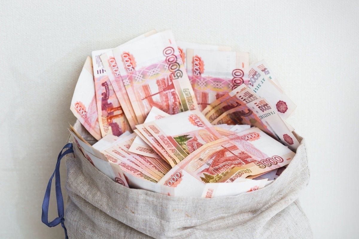 Ищите в кошельках: средняя зарплата жителей Липецкой области взлетела до 71,8 тысячи рублей Оказывается, с января по апрель 2025 года средняя зарплата в Липецкой области подскочила до 71,8 тысячи рублей. Поищите, может, куда-то закатилась. ↗ Прислать новость Подписаться