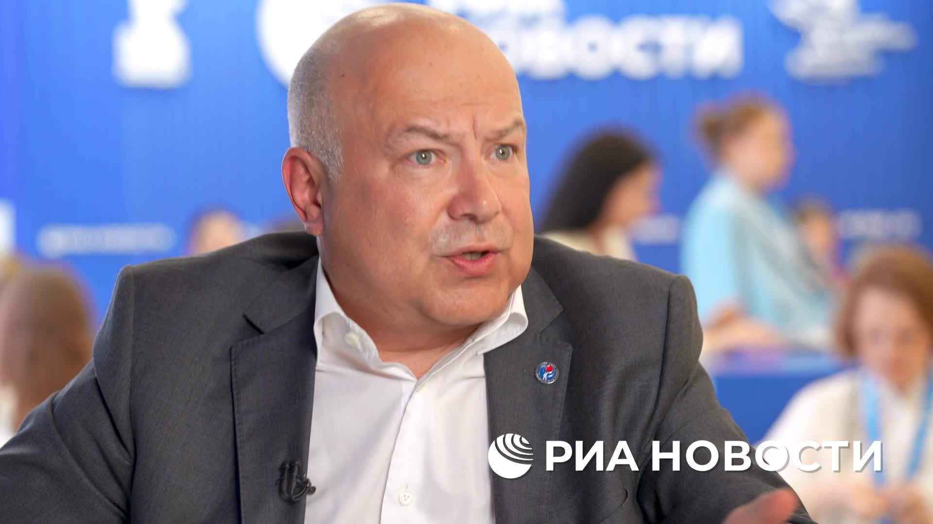 Глава Бурятии призывает молодежь рожать детей раньше на фоне снижения рождаемости