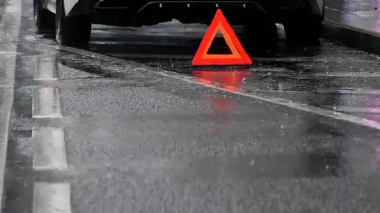 В Томской области почти 20 ДТП в 2025 году случилось из за плохих дорог Из 477 аварий которые произошли в регионе за год в 90 инспекторы зафиксировали дефекты покрытия отсутствие разметки плохое освещение либо иные нарушения содержания дорог Сопутствующие неудовлетворительные дорожные условия это один из факторов зафиксированных на месте ДТП Это не всегда прямая причина аварии но это то что объективно влияет на безопасность пояснил Золоторев Фото РИА Новости Наталья Селиверстова   Подписаться на sibnovosti ru предложить новость