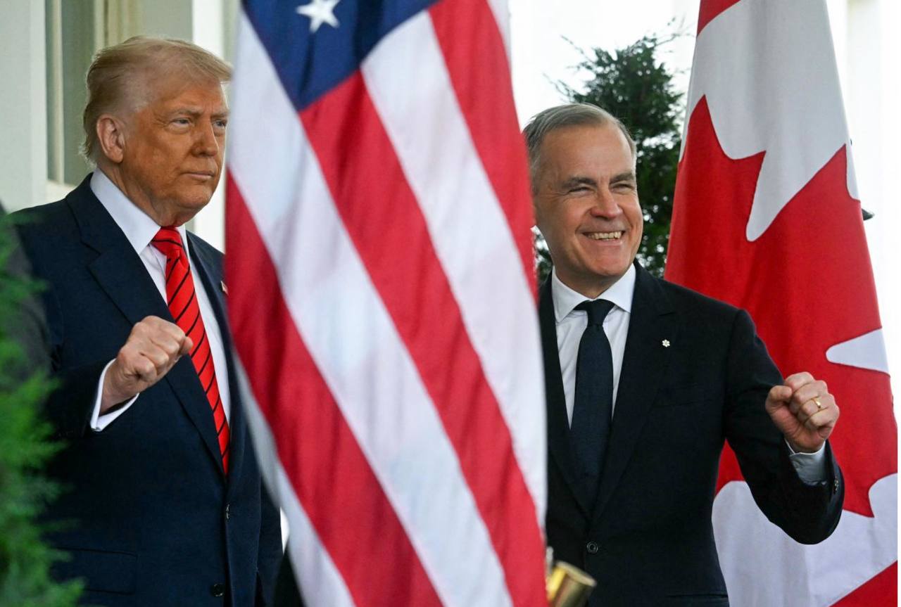Премьер Канады Марк Карни сейчас смело заявил Трампу прямо в лицо: «Канада не продается!» Трамп даже не понял, о чем речь. Он покупать Канаду и не собирался, он ее хочет задаром забрать