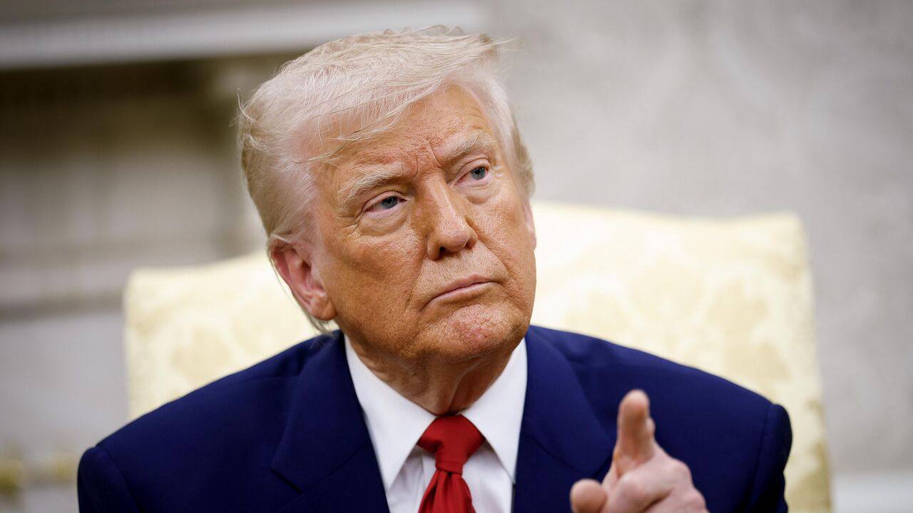 Трамп попросил Сенат пока не рассматривать проект об ужесточении санкций против России. Об этом сообщил председатель комитета по делам ВС Сената Уикер.