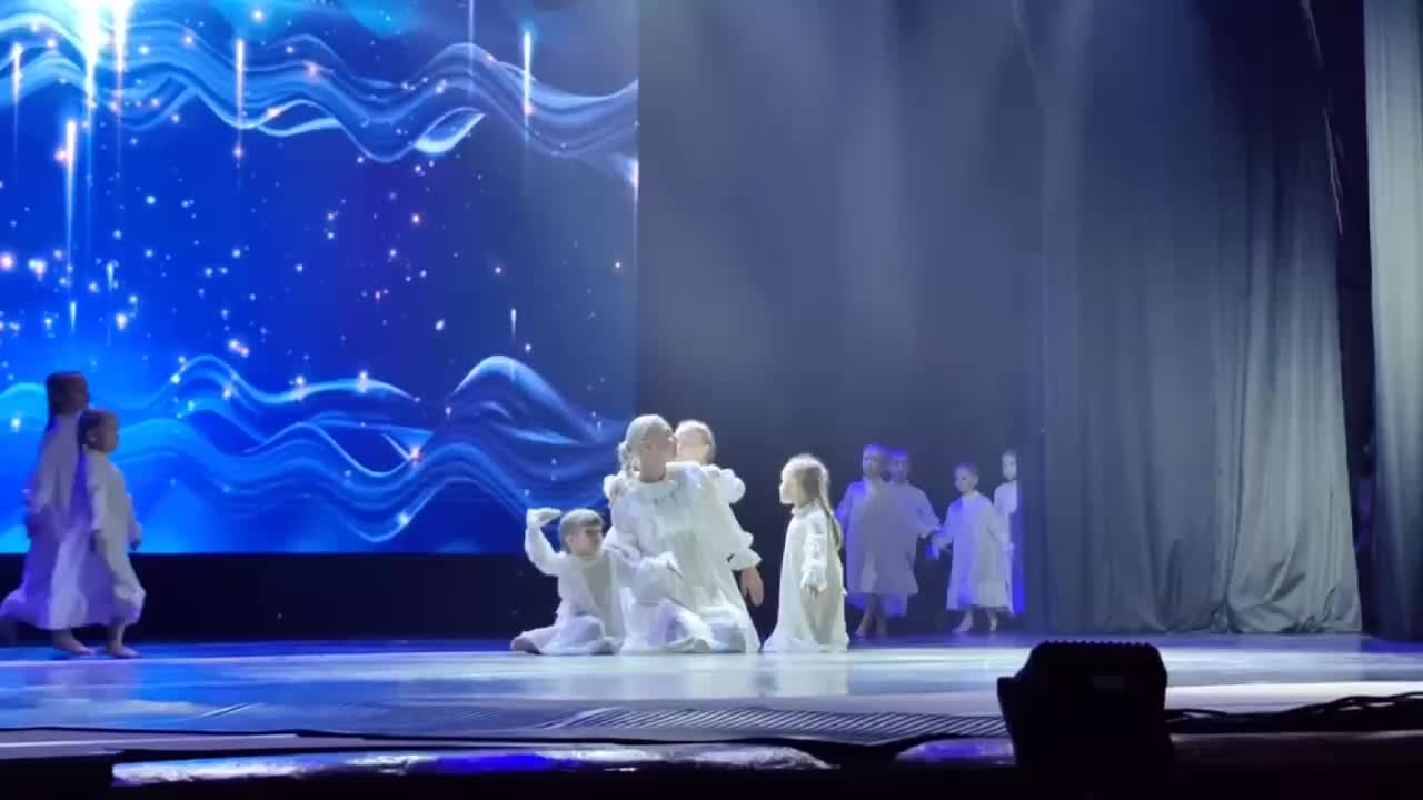 Московские артисты организуют новогодние мероприятия для детей и бойцов СВО