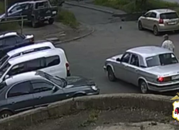Должник угнал изъятый у него по суду автомобиль в Иркутской области Бывший владелец иномарки узнал припаркованное авто во время прогулки  ВИДЕО     Читать подробнее на сайте...