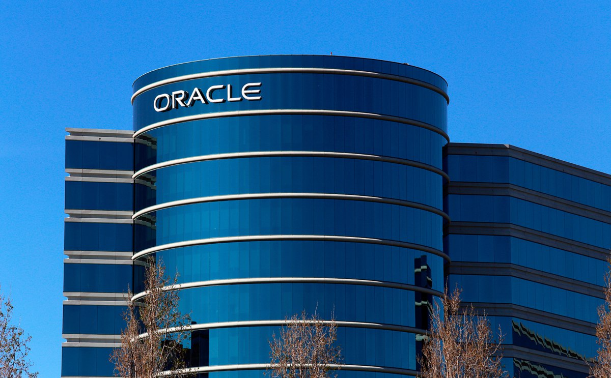 Подразделение Oracle в России подало иски к компаниям, которые выступают кредиторами в её деле по банкротству. Общая сумма требований — 172,9 млн рублей, причины исков неизвестны  vc.ru/legal/1745855