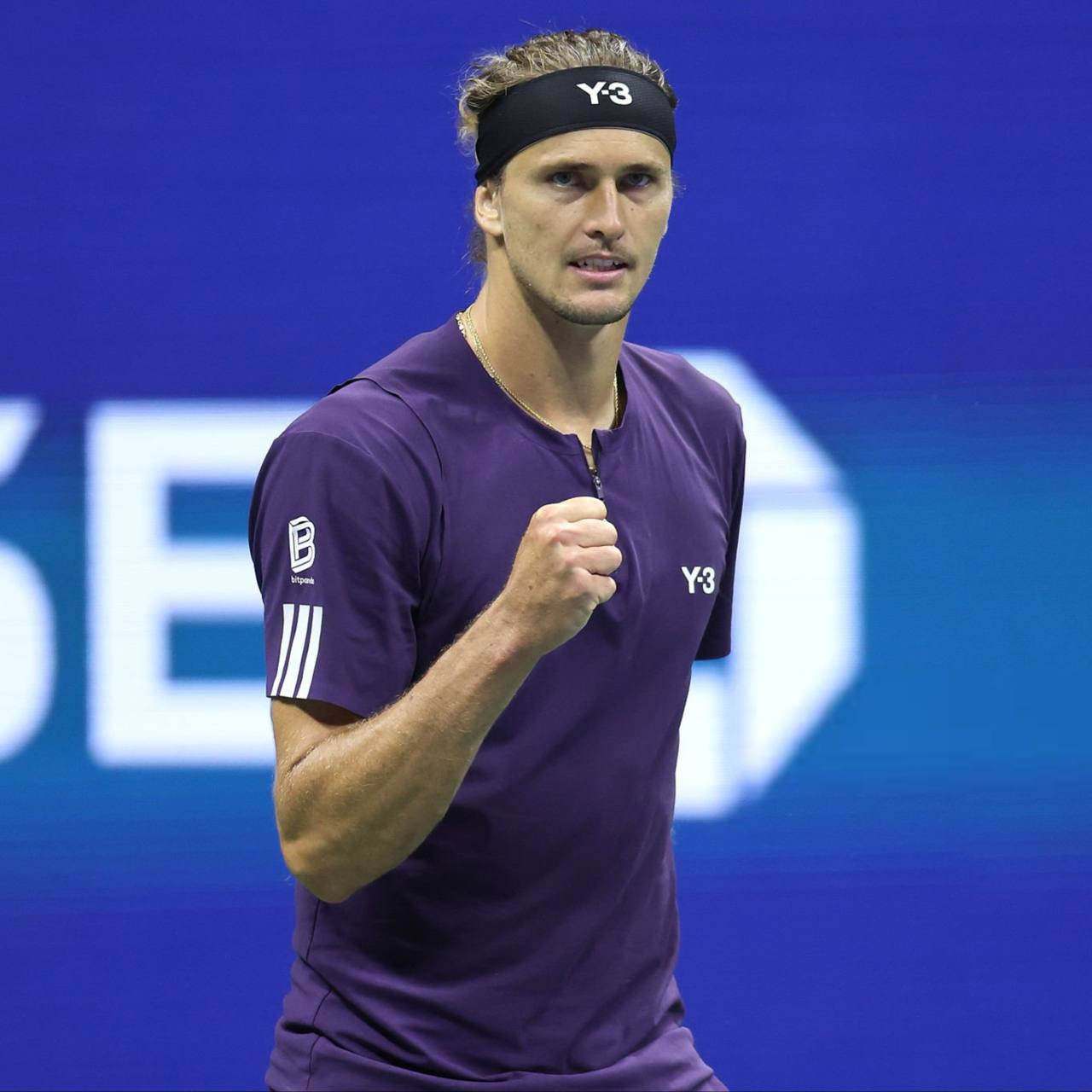 Зверев с победы стартовал на US Open 2025 Александр одолел Алехандро Табило со счётом 6 2 7 6 7 4 6 4 Читать на Чемпионате