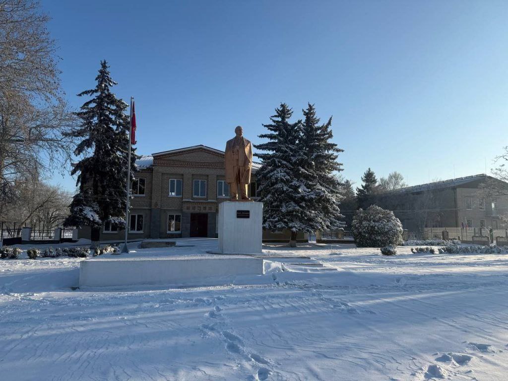 В восьми населённых пунктах Алешкинского округа появятся новые зоны отдыха В 2026 году администрация округа сосредоточится на благоустройстве мест для досуга детских и спортивных площадок зон отдыха Работы затронут Брилевку Великие Копани Виноградово Новую Маячку Раденск Счастливое Тарасовку и Юбилейное Особое внимание уделят Виноградово здесь реконструируют центральную площадь выбранную жителями в ходе голосования весной 2025 года в рамках нацпроекта Инфраструктура для жизни Дальнейший выбор территорий для благоустройства также будет определяться жителями через проект Формирование комфортной городской среды ПОДПИСАТЬСЯ НА ХЕРСОНСКУЮ ОБЛАСТЬ