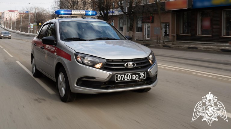 Брянские росгвардейцы за неделю 395 раз выезжали по сигналу «тревога» а административные нарушения росгвардейцы задержали 18 человек, по подозрению в совершении преступлений - двоих. ƃℾ подписаться прислать новость