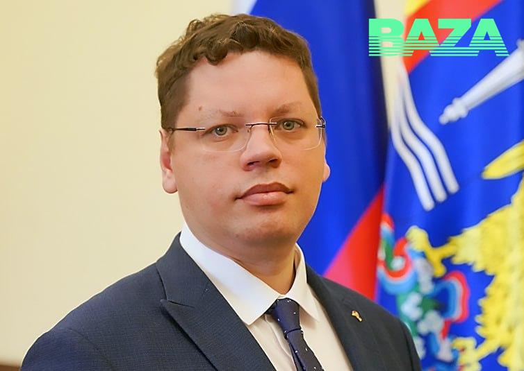 Задержан зампред Правительства Ивановской области Антон Арсеньев по данным Базы силовики пришли за ним сегодня утром Арсеньев также занимал пост директора регионального департамента здравоохранения По предварительным данным причина визита силовиков подозрения во взяточничестве Это BAZA bazabazon