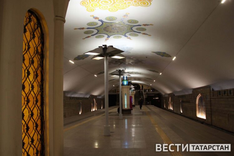 В Казани временно закрыты станции метро Дубравная и Проспект Победы Об этом сообщает МУП Метроэлектротранс В пресс службе предприятия уточнили что ограничения связаны с техническими причинами До восстановления движения поезда следуют по маршруту от станции Авиастроительная до Горок и обратно О возобновлении работы станций сообщат дополнительно Подписаться Сообщить новость   Вести Татарстан в MAX