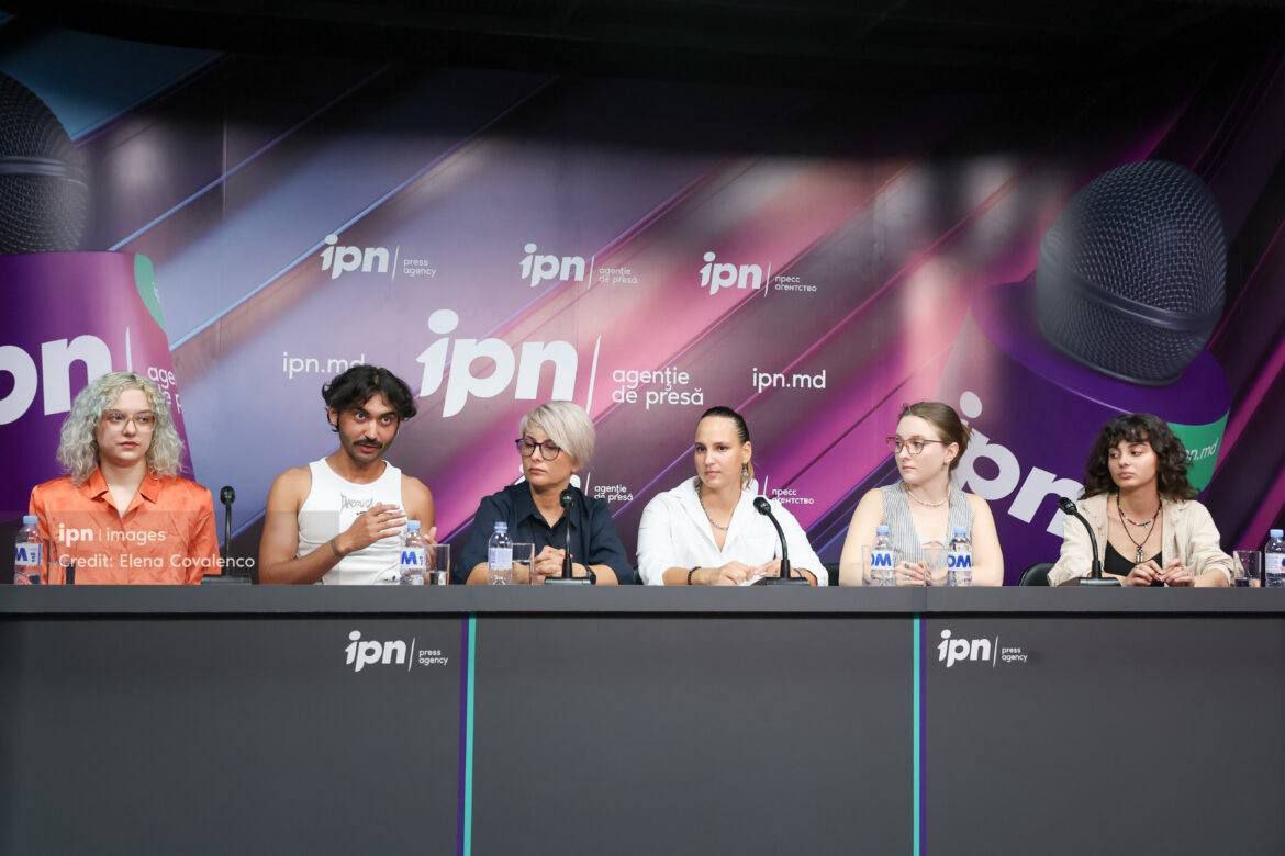 В Молдове начался фестиваль Moldova Pride 2025, который продлится до конца недели. Как отметили организаторы, марш пройдет 15 июня, несмотря на запрет местных властей. По их словам, нынешний фестиваль несёт политическое послание: ЛГБТК+ сообщество Молдовы требует признания, уважения и равного участия в общественной жизни.