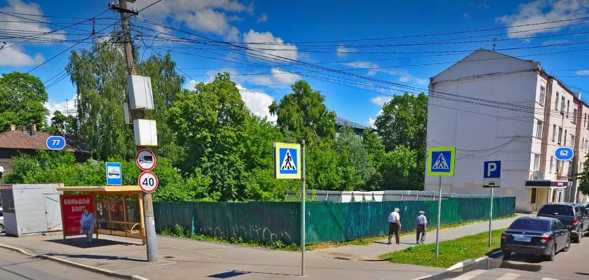 0   В Туле хотят увеличить процент застройки для возведения многоэтажки   В оружейной столице 6 февраля пройдут публичные слушания, касающиеся предоставления разрешения на отклонение от норм застройки на участке, расположенном на пересечении улиц Гоголевская и Ф. Энгельса.   Обращение в городскую администрацию поступило от ООО «СЗ «Гефест-Групп». Застройщик планировал построить на участке многоэтажку площадью 812,8 кв.м со встроенными помещениями общественного назначения и подземной парковкой. Максимальный процент застройки здесь составляет 40%, но компания хочет расширить его до 68,3%, что указано в проекте планировки. Отметим, что и в проекте планировки этой территории, утвержденном в 2018 году, предусматривался как раз процент, превышающий 68.   Вопрос строительства жилых домов в квартале, ограниченном проспектом Ленина, улицами Пушкинской, Гоголевской и Ф. Энгельса, рассматривался на заседании градсовета еще в 2015 году.