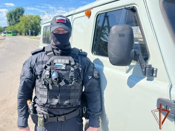 Росгвардеец спас жизнь прохожему в критическом состоянии в Приангарье Лейтенант полиции Евгений З. ехал домой на автомобиле и заметил мужчину на обочине    Читать подробнее на сайте...