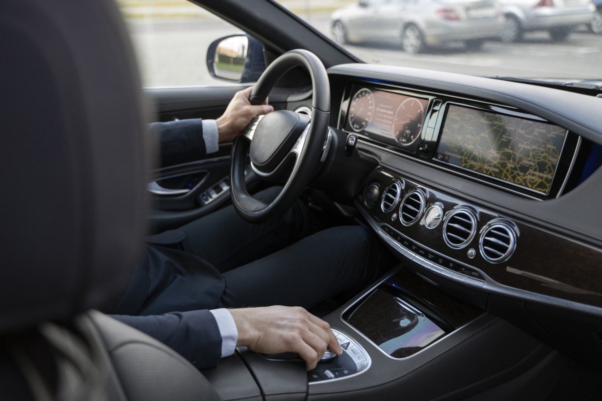 С 1 декабря для автомобилистов вступит в силу ряд новых правил Первый месяц зимы приготовил водителям пять неприятных сюрпризов Первый бьёт по карману особенно сильно утильсбор для скоростных машин станет в разы больше Добавьте к этому штрафы за летнюю резину дедлайн по замене прав и транспортному налогу Что ещё ждёт автомобилистов в последний месяц года   clck ru 3QayDh