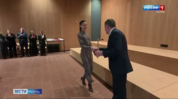 В новом здании галереи состоялось заседание Совета по культуре при губернаторе Пермского края   vesti perm ru publications fbf974ce 731c 49a9 9417 97e5707cbfe0 Заседание Совета по культуре при губернаторе Пермского края прошло в новом здании Пермской художественной галереи Здесь подводили итоги обсуждали планы здесь же наградили самых достойных Вести Пермь в MAX   max ru vestipermtv