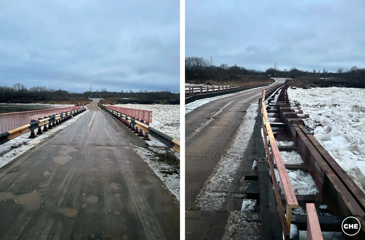 Шуга на Чепце угрожает наплавному мосту соединяющему город и микрорайон Каринторф Конструктивно мост состоит из двух частей чрезвычайно устойчивой капитальной эстакады и подвижной наплавной части Наплавная часть способна компенсировать сезонный ход воды то есть движение в вертикальной плоскости Но наплавная часть не способна выдерживать продольные изгибы движение в горизонтальной плоскости Узлы моста на такое не рассчитаны Но именно это сейчас происходит скопившиеся выше по течению мусор и лёд сильно давят на мост Всю конструкцию заметно перекосило есть признаки ненормативного поведения узлов моста Ситуация с мостом выглядит тревожной Уровень воды остаётся высоким и шуга продолжает прибывать Ледостав в ближайшие дни не начнётся чтобы как то помочь ослабить давление Вместе с тем в контракте по обслуживанию наплавного моста нет ни одного пункта напрямую обязывающего подрядчика что то делать Ситуации подобные текущей рядовым заданием не предусмотрены вовсе На данный момент муниципалитетом не принимаются дополнительные меры для обеспечения безопасности