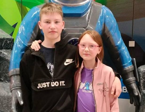В Улан-Удэ пропали дети Полиция Улан-Удэ сообщила о розыске 12-летней Анны Слепневой и 15-летнего Вадима Кондратьева. Заявление об их пропаже поступило в полицию вечером 15 июля. Законный представитель детей сообщил, что они не вернулись с прогулки и до настоящего времени их местонахождение неизвестно. #Бурятия Подробности в «Номер один» Сообщить нам свою новость можно по кнопке: Письмо в редакцию