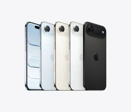 Разные модели iPhone заняли половину топ 10 самых продаваемых смартфонов по итогам 4 квартала 2025 Согласно отчету аналитиков Counterpoint Research компания Apple уверенно завершила 2025 год в четвертом квартале сразу пять моделей iPhone вошли в десятку лидеров по мировым продажам смартфонов Первое место досталось iPhone 17 Pro Max доля которого составила около 5 от общего объема рынка