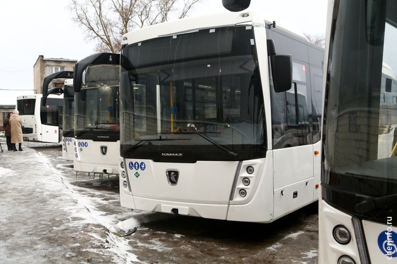 Череповец получил еще пять новых автобусов Машины приехали с завода в Набережных Челнах cherinfo ru news 143947 cerepovec polucil ese pat novyh avtobusov
