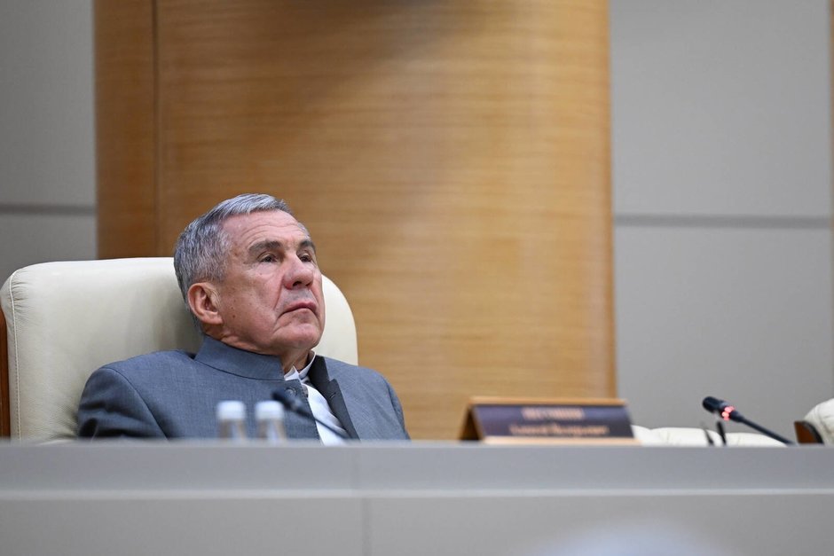 Раис Татарстана Рустам Минниханов поручил проверить ситуацию со строительством птицефабрики в Пестречинском районе Напомним что более 700 человек подписали петицию против строительства птицефабрики планируемой вблизи населенных пунктов Тагашево Арышхазда Ильинский Куюки и Богородское Местные жители выражают обеспокоенность по поводу экологических последствий и влияния на качество жизни в регионе Птицеводческая ферма должна быть расположена на участке рядом с берегом реки Меши На данный момент уже оформлен паспорт объекта в котором указаны места для откорма цыплят бройлеров и компостирования помета Строительство планируется начать в конце 2025 года и завершить в середине 2027 года rv shorts