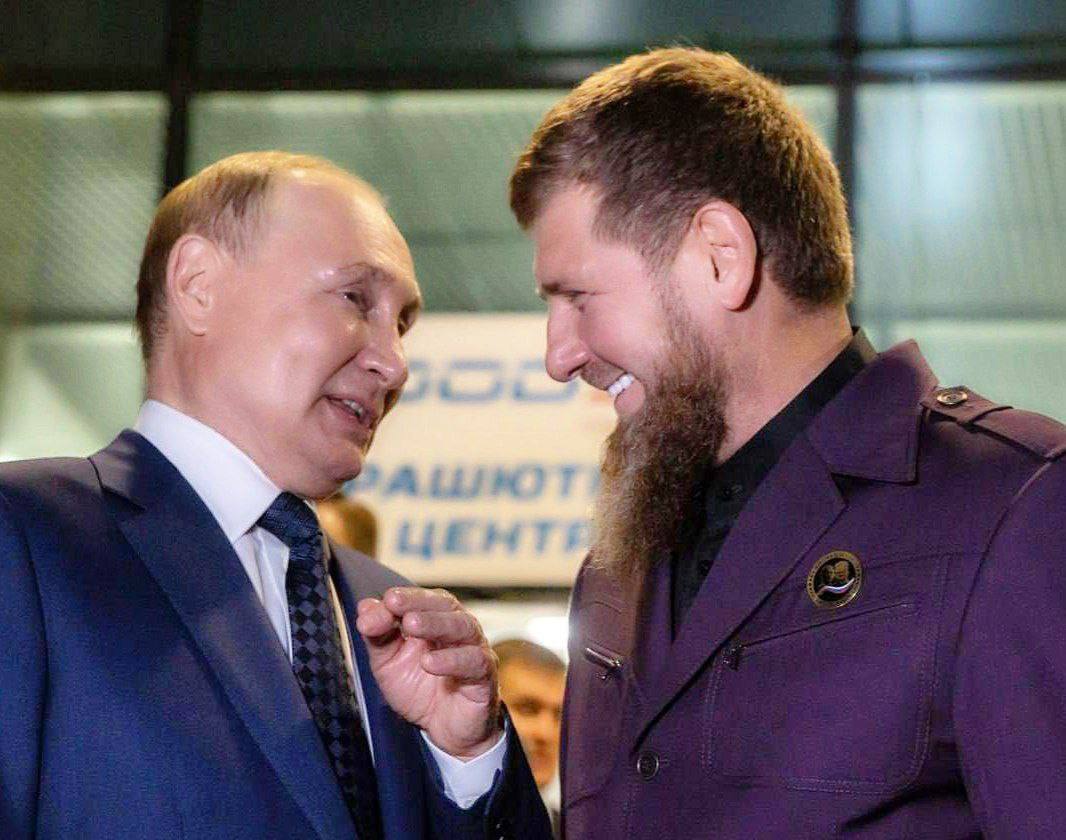 Чеченская Республика заняла лидирующую позицию в рейтинге эффективности деятельности высших должностных лиц и органов исполнительной власти субъектов Российской Федерации по итогам 2024 года. Отмечу, что рейтинг формируется на основании оценки 21 ключевого показателя в рамках исполнения Указа Президента РФ. Так, регион продемонстрировал значительные успехи в социально-экономическом развитии. В частности, существенно превышены плановые значения по таким направлениям, как улучшение жилищных условий граждан 358,6% , объемы ввода жилья 312% , а также темп роста инвестиций в основной капитал 209,8% . Высоких результатов удалось достичь и в других сферах: устойчивый рост доходов населения, положительная динамика в сфере образования, улучшение городской среды, а также эффективная работа по поддержке и развитию талантов среди молодежи. Безусловно, подобные успехи стали в первую очередь результатом эффективной и мудрой политики ДОРОГОГО БРАТА, Главы Чеченской Республики, Героя России РАМЗАНА АХМАТОВИЧА КАДЫРОВА. Исключительные профессиональные навыки, блестящий управленческий талант и стремление быть полезным своему народу позволяют Главе ЧР добиваться всех поставленных целей в деле социально-экономического развития республики. От имени депутатов Государственной Думы, сенаторов Российской Федерации от Чеченской Республики и от себя лично выражаю слова искренней благодарности Глубокоуважаемому Главе ЧР РАМЗАНУ АХМАТОВИЧУ за его многолетний труд на благо народа и страны. Также выражаю благодарность Президенту России ВЛАДИМИРУ ВЛАДИМИРОВИЧУ ПУТИНУ за постоянное внимание и поддержку. РОССИЯ - МОЩЬ! АХМАТ-СИЛА! АЛЛАХУ АКБАР!!! #Кадыров #Делимханов #Россия #Чечня