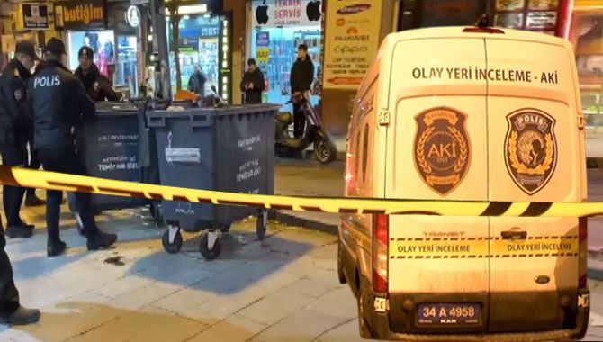 Тело иностранки без головы и ног нашли в мусорном контейнере новоститурции Жуткая находка в районе Шишли активно обсуждается в соцсетях и турецких СМИ Мужчина собирающий макулатуру в Стамбуле обнаружил тело женщины завернутое в простыню без головы и ног По данным прессы погибшей оказалась 37 летняя гражданка Узбекистана Личность удалось установить по отпечаткам пальцев что сразу дало следствию важные ориентиры Район был оцеплен на месте несколько часов работали криминалисты По информации источников следователи проверяют записи с камер наблюдения и рассматривают разные версии случившегося включая возможные следы преступления в других районах города Событие вызвало широкий общественный резонанс Расследование продолжается полиция просит всех кто что либо видел обращаться с информацией