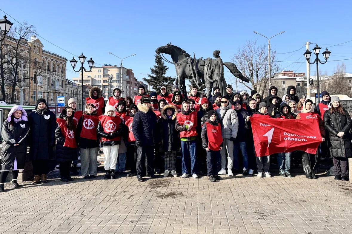 В Ростове прошла акция «Очистим наши улицы». В ней приняли участие волонтеры, школьники и просто неравнодушные горожане.   Активисты убрали 300 надписей с рекламой запрещенных веществ на фасадах зданий, заборах и досках объявлений, сообщает и.о. главы администрации донской столицы Александр Скрябин.  Фото - Александр Скрябин  Подписаться    Прислать новость