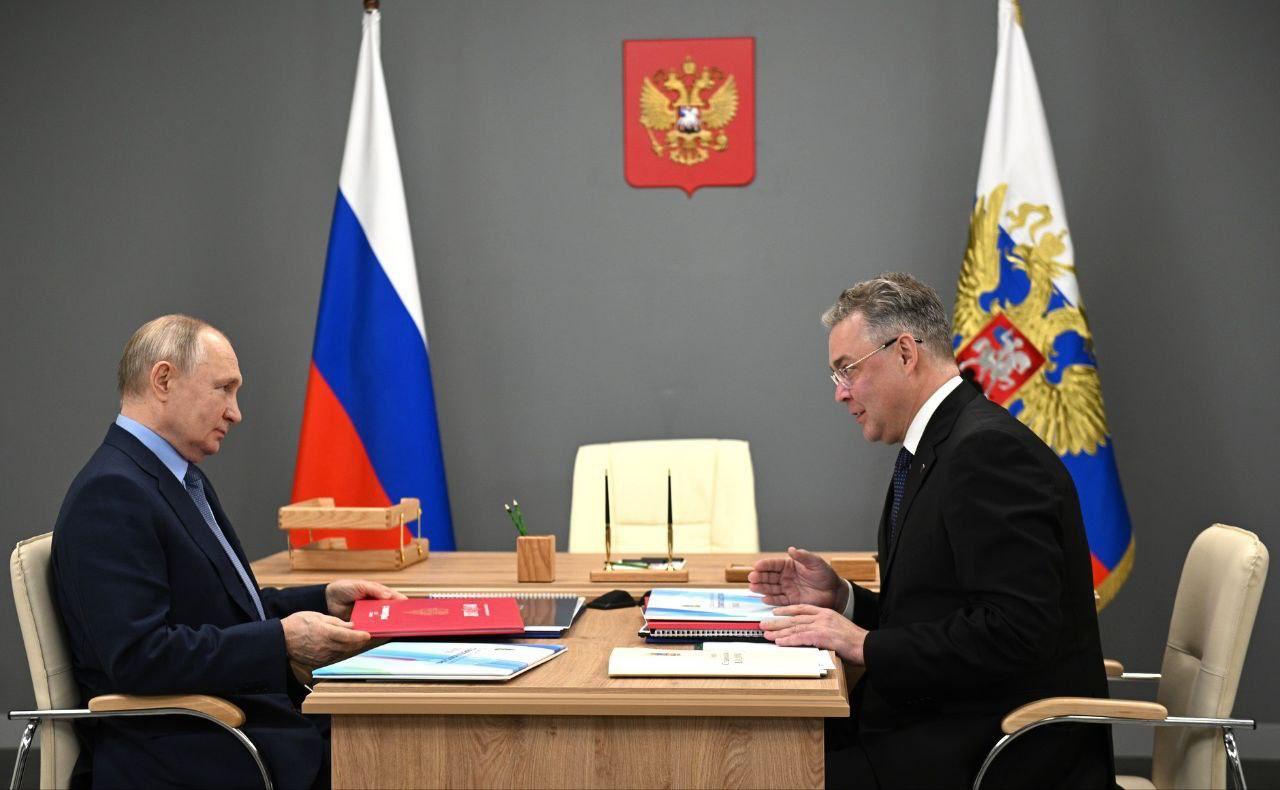 Владимир Путин проведёт рабочую встречу с губернатором Ставропольского края Владимиром Владимировым Об этом пишут «Известия», ссылаясь на пресс-секретаря президента России Дмитрия Пескова.