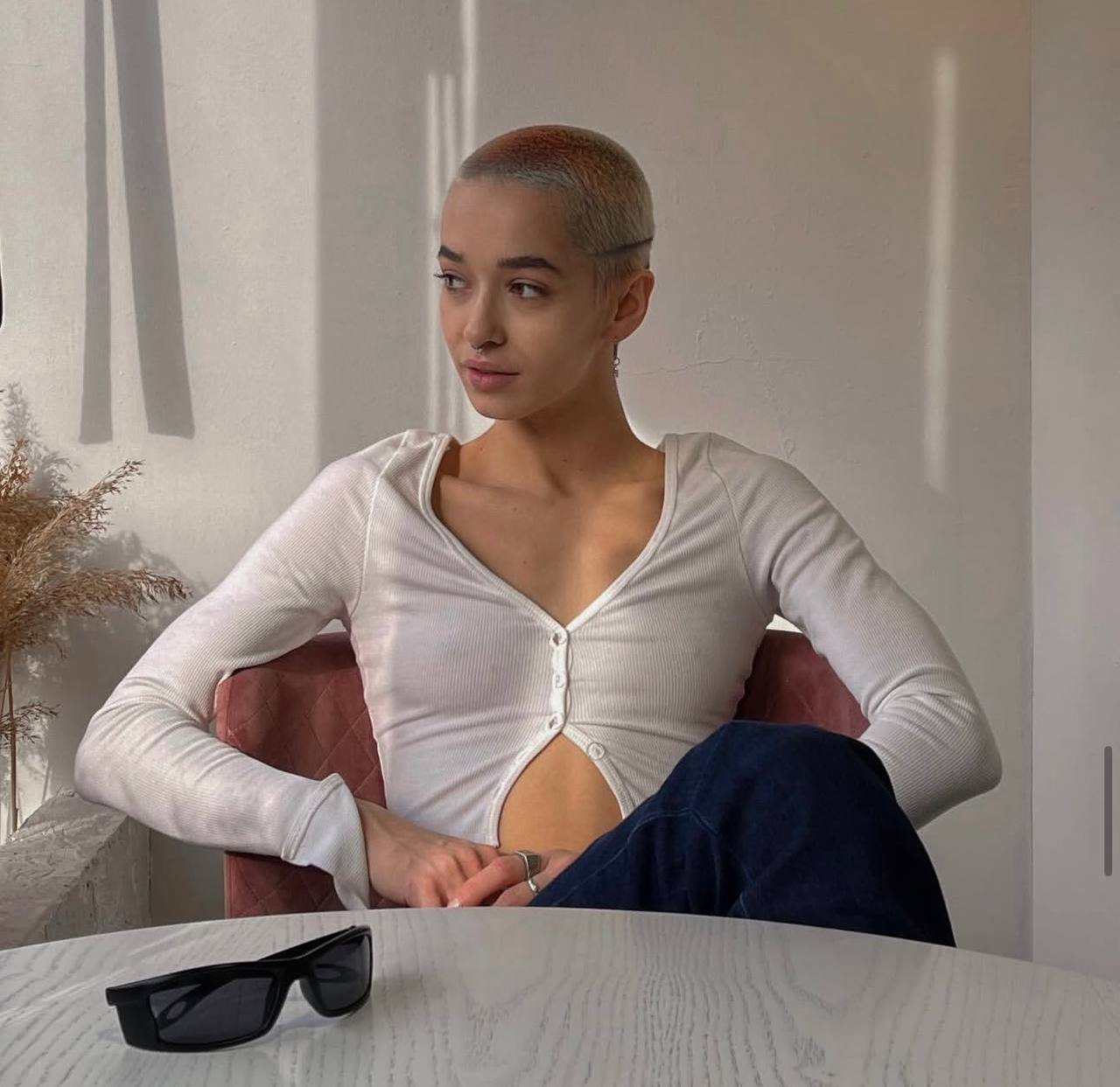 Популярная тик токерша родила в надувном бассейне ребенок скончался через час ЧП произошло в Москве У 27 летней девушки начались самопроизвольные роды Новорожденный около 30 минут находился в воде Обстоятельства выясняются