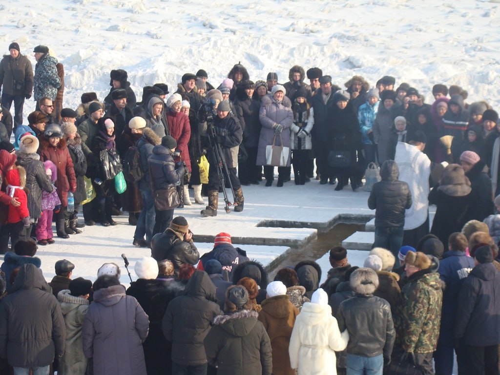 Крещенских купаний в Циолковском не будет  В Циолковском отменили крещенские купания. Администрация объяснила, что в месте размещения проруби не образовался крепкий лёд.          Реклама