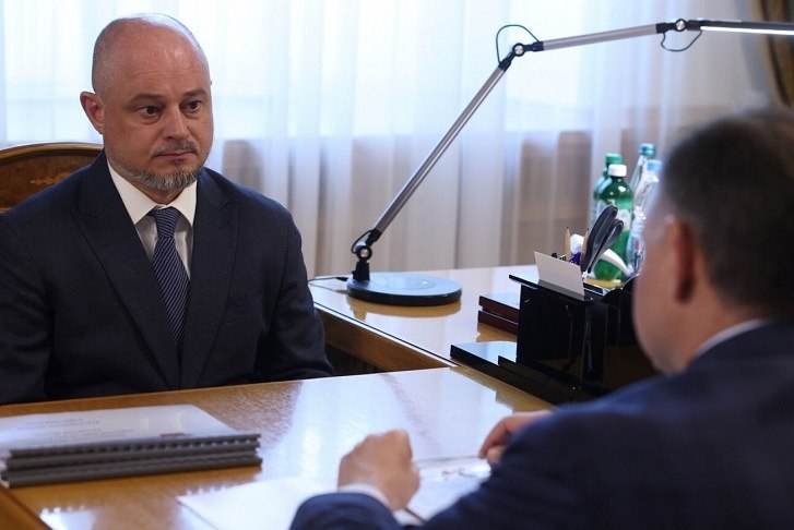 Экс глава волгоградской полиции закрепился на посту мэра Волгодонска Дмитрий Вельможко бывший начальник ГУ МВД по Волгоградской области стал главой Волгодонска без приставки врио Губернатор Ростовской области Юрий Слюсарь сообщил об этом накануне 1 октября озвучив кадровые назначения в структуре органов власти региона Напомним Дмитрий Вельможко стал временно исполняющим обязанности главы Волгодонска в июле 2025 года до завершения конкурса по отбору кандидатов на должность главы города Мы в МАХ   max ru v102ru Подписывайтесь