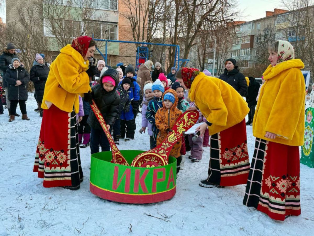 Широкую Масленицу отметили в тульских дворах  Праздники двора, посвященные проводам зимы и празднованию Широкой Масленицы, организовали в поселке Менделеевском и на улице Льва Толстого у дома 115.  Подробнее   Подписаться