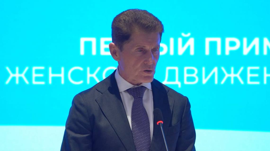 В школах Приморья появятся скульптуры эмбрионов напечатанные на 3D принтере О решении рассказал губернатор края Олег Кожемяко на форуме Женщины создающие будущее По его словам 3D модели показывающие стадии развития эмбриона помогут детям донести важность материнства и значение семьи сообщает Vladnews Ребёнок в четыре недели это уже человек Мы хотим чтобы дети понимали это Наши предприятия которые печатают на 3D принтерах создадут модели эмбрионов для школ Инициативу поддержал митрополит Владивостокский и Приморский Павел Он заявил что наступает новый этап борьбы за то чтобы дети рождались Ранее Приморский край стал одним из регионов где частные клиники отказались от проведения абортов