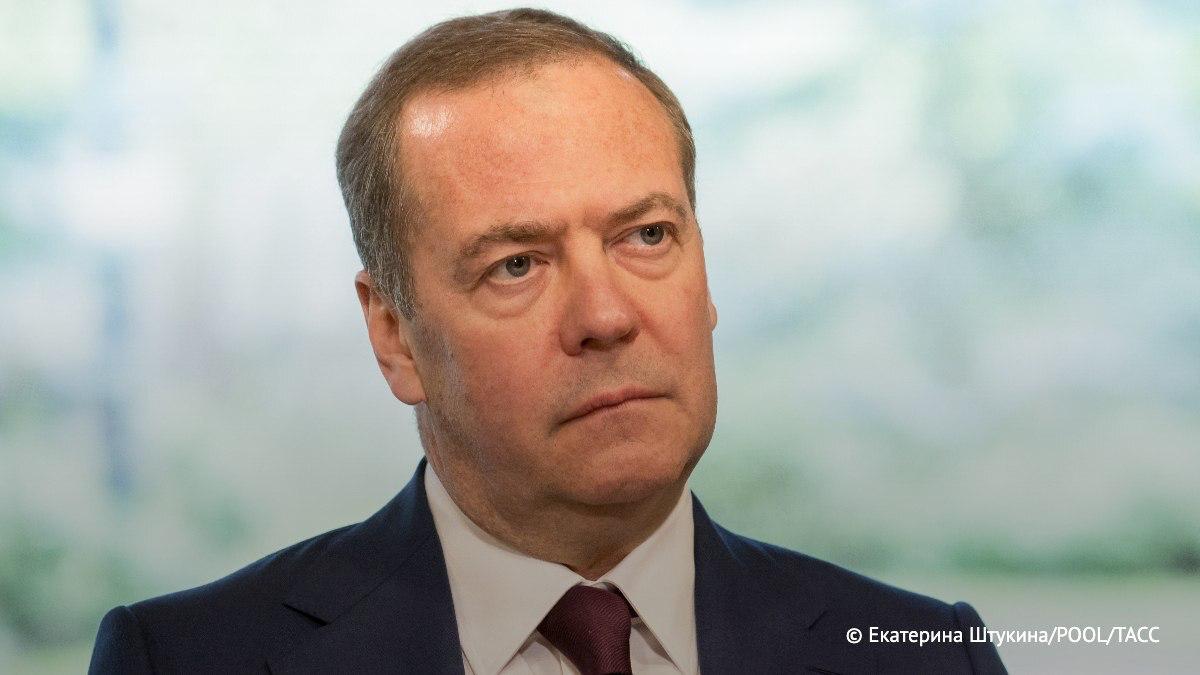 Путин наградил Медведева орденом За заслуги перед Отечеством IV степени
