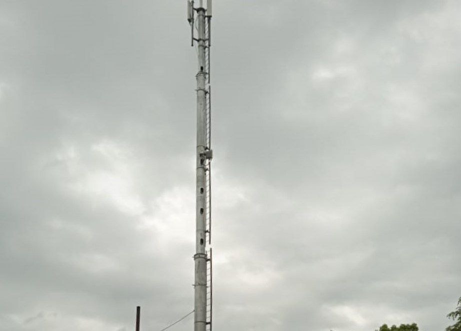 По поручению губернатора село Виноградовка обеспечили интернетом 4G В селе Виноградовка Вяземского района заработала базовая станция 4G. Жители обратились к губернатору Хабаровского края Дмитрию Демешину с просьбой о стабильной сотовой связи. Благодаря активному участию оператора связи станцию удалось построить и запустить на месяц раньше срока. Теперь устойчивый LTE-сигнал покрывает всё село, обеспечивая скорость до 70 Мбит/с. Глава поселения Наталья Быкова поблагодарила губернатора за внимание к их просьбе. В этом году мобильный интернет запустят ещё в 12 населённых пунктах края.