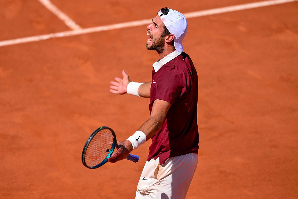 Хачанов проиграл в четвертьфинале турнира ATP 250 в Хертогенбосе Матч завершился со счётом 7:6 8:6 , 6:4 в пользу Габриэля Дьялло. В следующем круге канадец встретится с французом Уго Умбером. Franco Arland/Getty Images