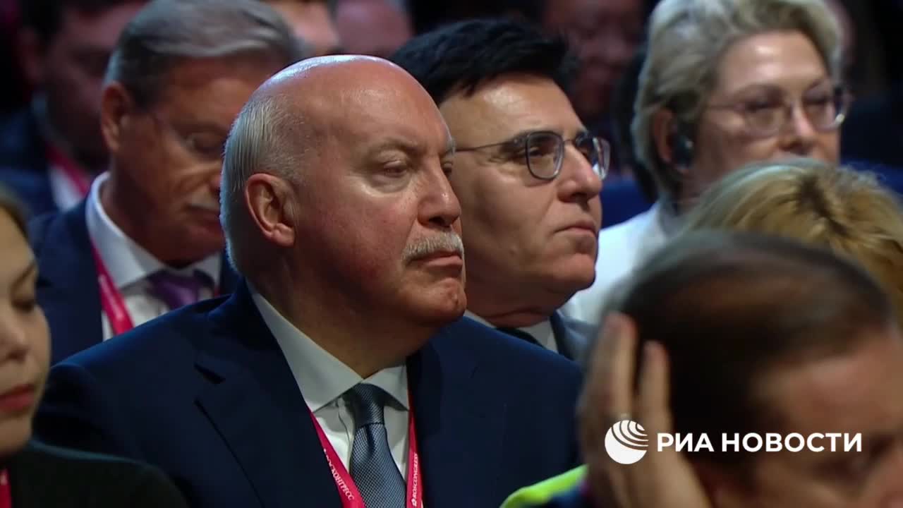 Путин объявил о рекордно низком уровне безработицы в России