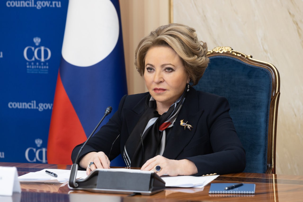 Карачаево-Черкесия занимает ключевое место в рекреационной отрасли, — Валентина Матвиенко  ⏩Председатель Совета Федерации в своем обращении к жителям Карачаево-Черкесии отметила, что этнокультурный облик нашего многонационального субъекта РФ воплощает богатое наследие народов, которые веками живут здесь в мире и согласии.   Матвиенко отметила важность Карачаево-Черкесии как культурного и туристического центра России, а также ключевую роль региона в рекреационной отрасли.  Она поздравила жителей Карачаево-Черкесской Республики с Днем образования региона и Днем единения народов, проживающих на его территории, а также напомнила, что в 2025 году Черкесск отметит 200-летний юбилей, подчеркнув, что столица региона активно развивается.   Матвиенко отметила успехи в агропромышленном, промышленном секторах, медицине, образовании, благоустройстве, спорте и патриотическом воспитании. Она выразила уверенность в дальнейшем укреплении потенциала Карачаево-Черкесии и пожелала жителям республики успехов и благополучия.