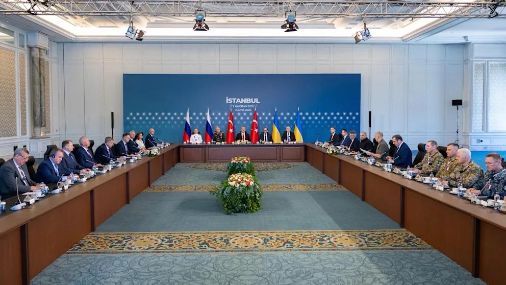 Украина может выйти из переговорного процесса. «Продолжение стамбульских встреч на уровне, не приводящим к решениям, бессмысленно», — заявил Зеленский. Также он добавил, что предложения России «невыполнимы».