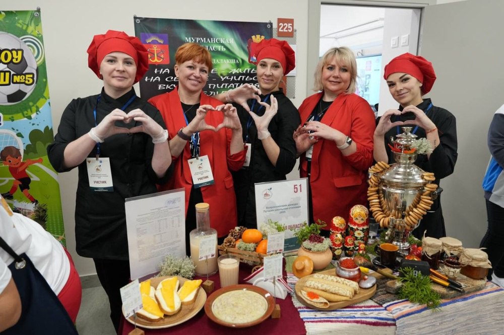 Стартовал федеральный тур Всероссийского конкурса Лучшая школьная столовая 2025 В Ленинградской области дали старт федеральному туру V Всероссийского конкурса Лучшая школьная столовая и V Всероссийской научно практической конференции Школьная столовая как экосистема здорового питания обучающихся Мероприятие объединило представителей из более чем 70 субъектов РФ