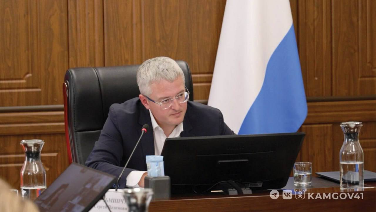 Пять памятников, посвящённых участникам специальной военной операции, установили на Камчатке за последние два года В этом году ещё четыре мемориала появятся в сёлах и посёлках региона. Нам нужно добиваться, чтобы в каждом городе и в каждом посёлке должное внимание было уделено нашим ребятам, которыми мы все гордимся, – отметил глава региона. Вопросы установки и благоустройства памятников участникам СВО обсудили в ходе заседания координационного совета глав муниципальных образований под председательством губернатора Камчатского края Владимира Солодова. #камчатка #камчатскийкрай #участникиСВО #памятники