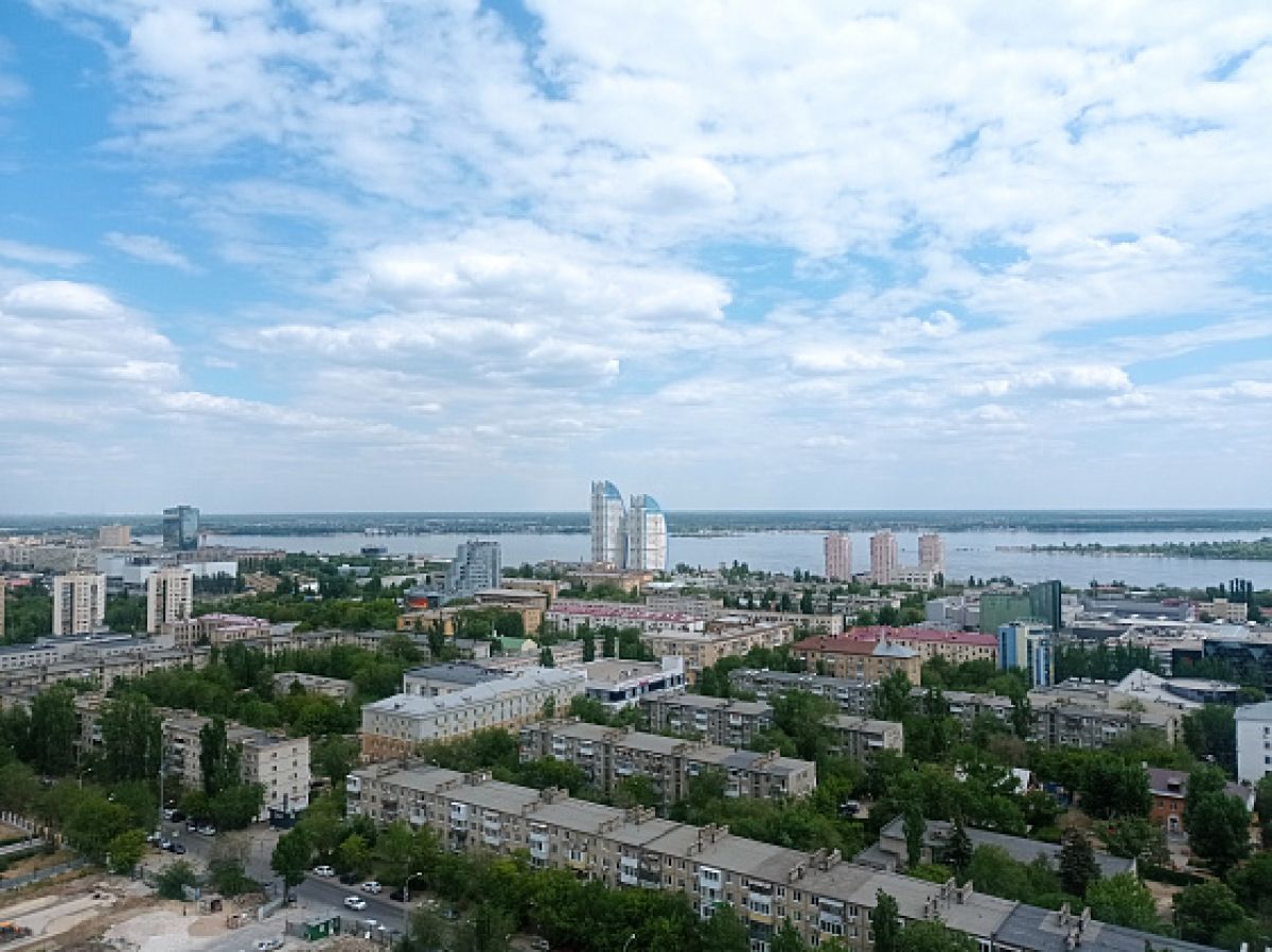 В Волгоградской области УК и ТСЖ за нарушение законов оштрафованы на 36 8 млн рублей yug business magazine online fn 1737610 html Волгоградские управляющие компании ресурсоснабжающие организации и ТСЖ в 2025 году оштрафованы на 36 8 млн рублей за нарушения жилищного законодательства Назначено 310 административных штрафов Об этом сообщает пресс служба администрации Волгоградской области Подписаться на Деловые новости Юга и Северного Кавказа