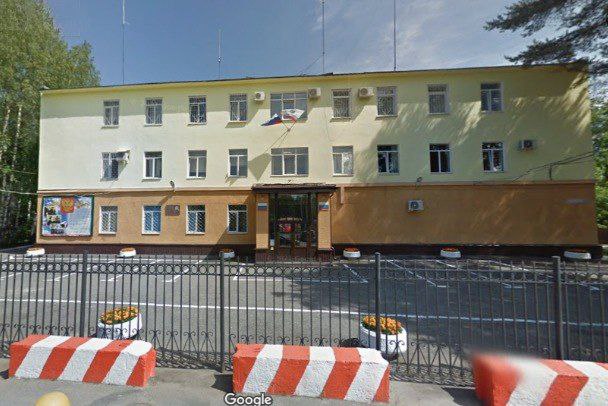 «Все в растерянности». УСБ ураганит по всей полиции Всеволожского района Утром оперативники Управления собственной безопасности ГУ МВД по Петербургу и Ленобласти зашли в кабинеты сотрудников и руководителей полиции Всеволожского района. По данным нашего издания, обыски начались в четырех территориальных подразделениях: 128 отделе, 97 отделе, 88 отделе, 87 отделе. Причем, у начальника 128 отдела полиции, подполковника Короткова обыск идет непосредственно в его кабинете. До этого обыск прошел в его квартире. Как нашим журналистам комментируют сотрудники Всеволожского УМВД, "никто не понимает, что происходит", "паникой это не назовешь, но все в растерянности". По данным нашего издания, помимо руководства полиции акция затронула минимум пятерых предпринимателей Всеволожского района. Все они владеют продуктовыми магазинами. По мнению оперативников УСБ, у бизнесменов не все в порядке с миграционными документами их работников, а также с продажей алкоголя. "Сигареты тоже часто продаются из контрабандных запасов", - добавил один из собеседников 47news. Журналисту нашего издания известно, что данные коммерсанты являются этническими азербайджанцами. Подробнее об обысках, и чем это может грозить, читайте в нашем материале. скриншот Google-карты