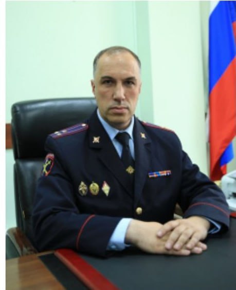 Вечерний Хабаровск   Полковник полиции Владимир Михайлович Арбузов назначен руководителем Управления МВД по Сахалинской области Ранее он служил в Якутии Арбузов женат Жена также служила в полиции сейчас работает в правительстве Якутии