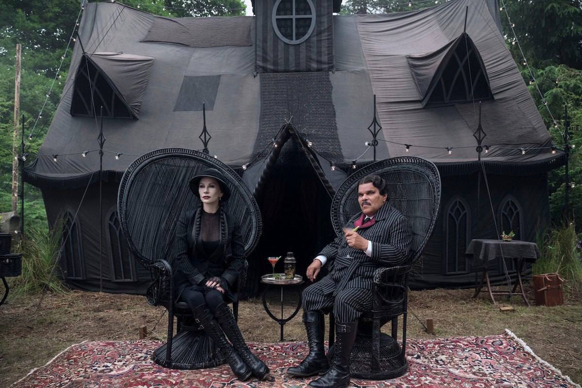 Премьера 2 сезона сериала «Уэнсдей» состоится завтра — сначала выйдет первая часть, вторая будет доступна с 3 сентября.   Уэнсдей снова учится в академии Невермор и пытается вычислить нового серийного убийцу.  Дженна Ортега сообщила, что сезон будет мрачнее и смелее, чем предыдущий. Больший акцент в сюжете будет на взаимодействии семейки Адамсов и отношении Уэнсдей другими героями.   Готовимся, парни  Приколы   - Подпишись!