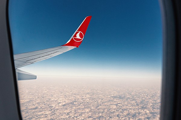 Авиакомпания Turkish Airlines запланировала регулярные рейсы в Ереван Крупнейший турецкий авиаперевозчик Turkish Airlines планирует открыть регулярное авиасообщение между Турцией и Арменией Соответствующее уведомление компании опубликовано на государственном портале публичного раскрытия информации Об этом сообщает РБК Совет директоров нашего объединения принял решение об открытии регулярных рейсов в город Тимишоара Румыния и в Ереван столицу Армении в зависимости от возможностей и рыночной конъюнктуры говорится в заявлении aviaru net n288321