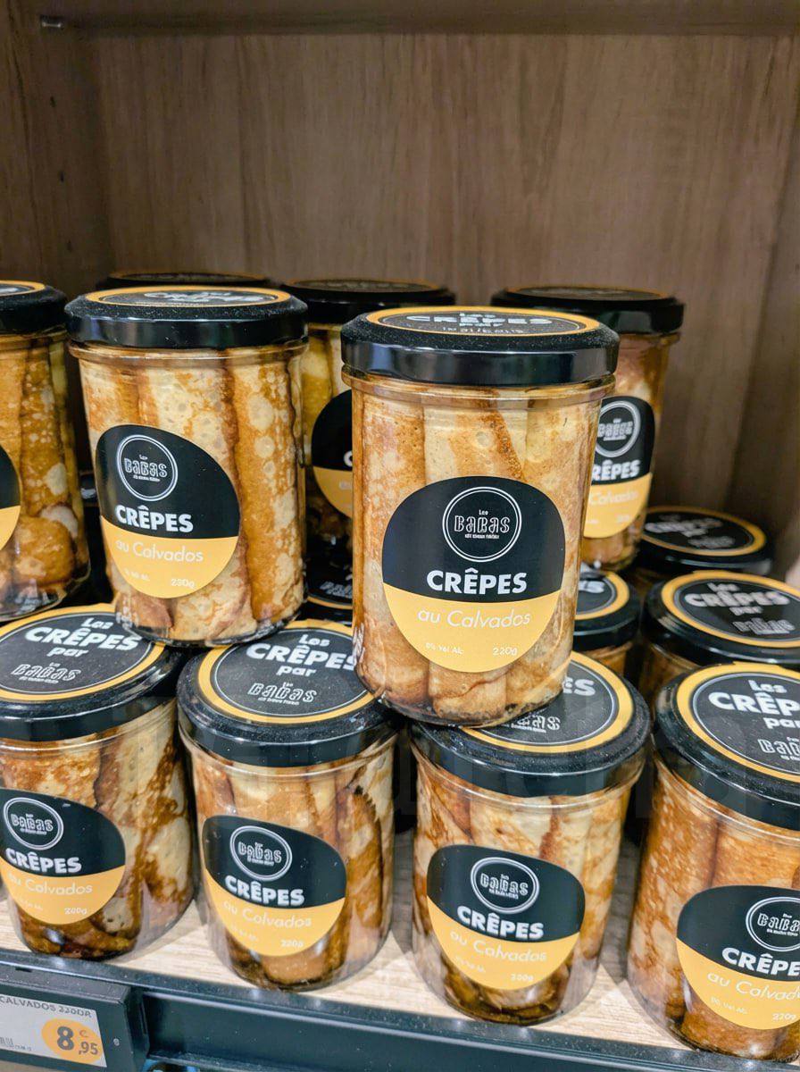 Во Франции нашли АЛКОГОЛЬНЫЕ блинчики которые продаются в банках Блины пропитаны 40 градусным кальвадосом и приправлены сахаром яблочным сиропом и корицей Блинная неделя заиграла новыми красками
