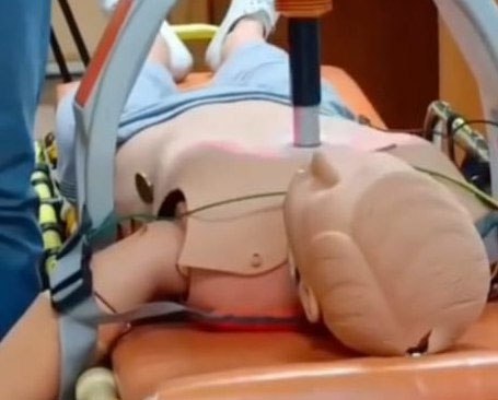 Камчатские медики получили уникальный реанимационный аппарат Станция скорой медицинской помощи Петропавловска Камчатского получила современный автоматический реанимационный аппарат Оборудование является первым и единственным в регионе Нажмите для подробностей kam24 ru news main 20251105 122339 html utm source telegram utm medium messenger